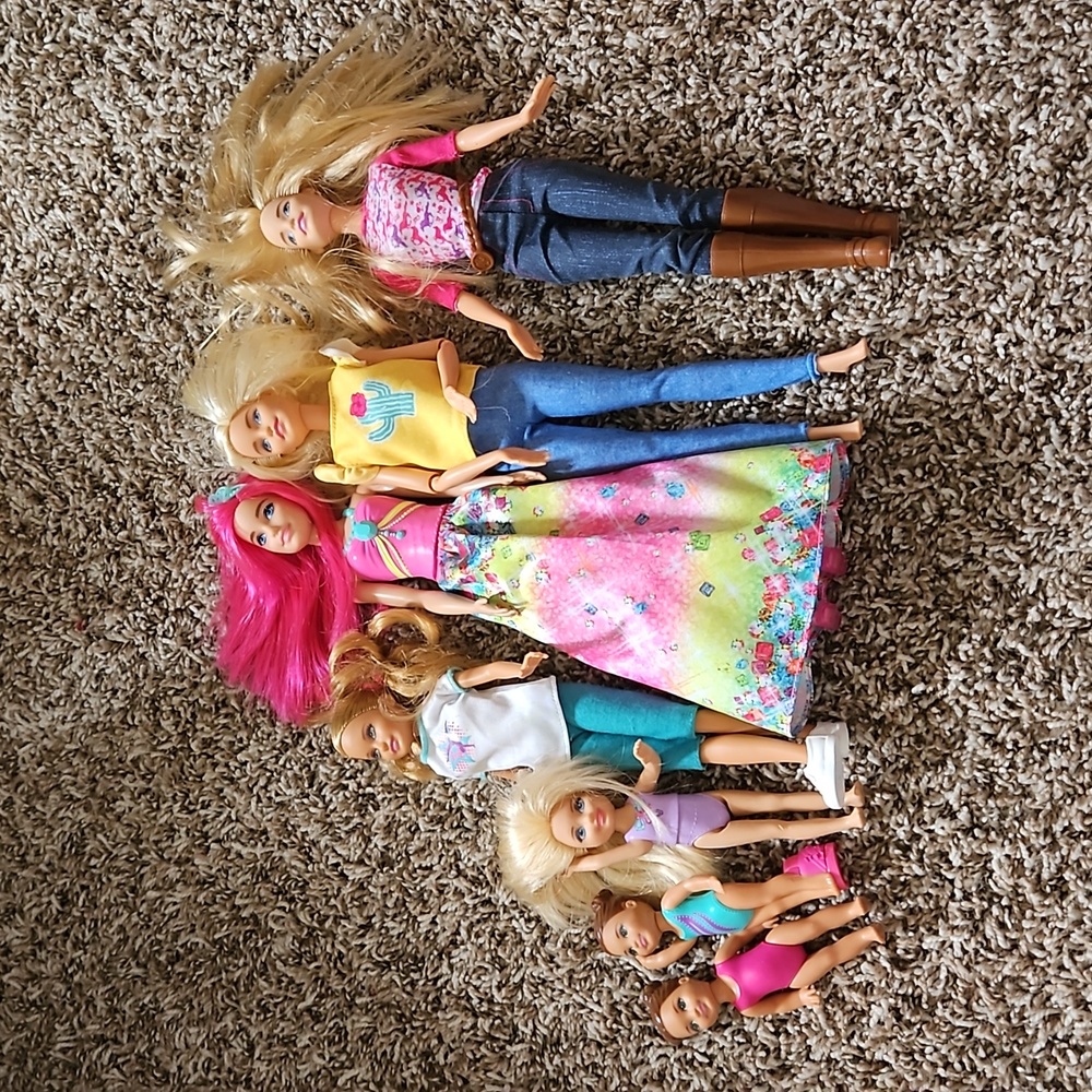 Assorted Barbies
